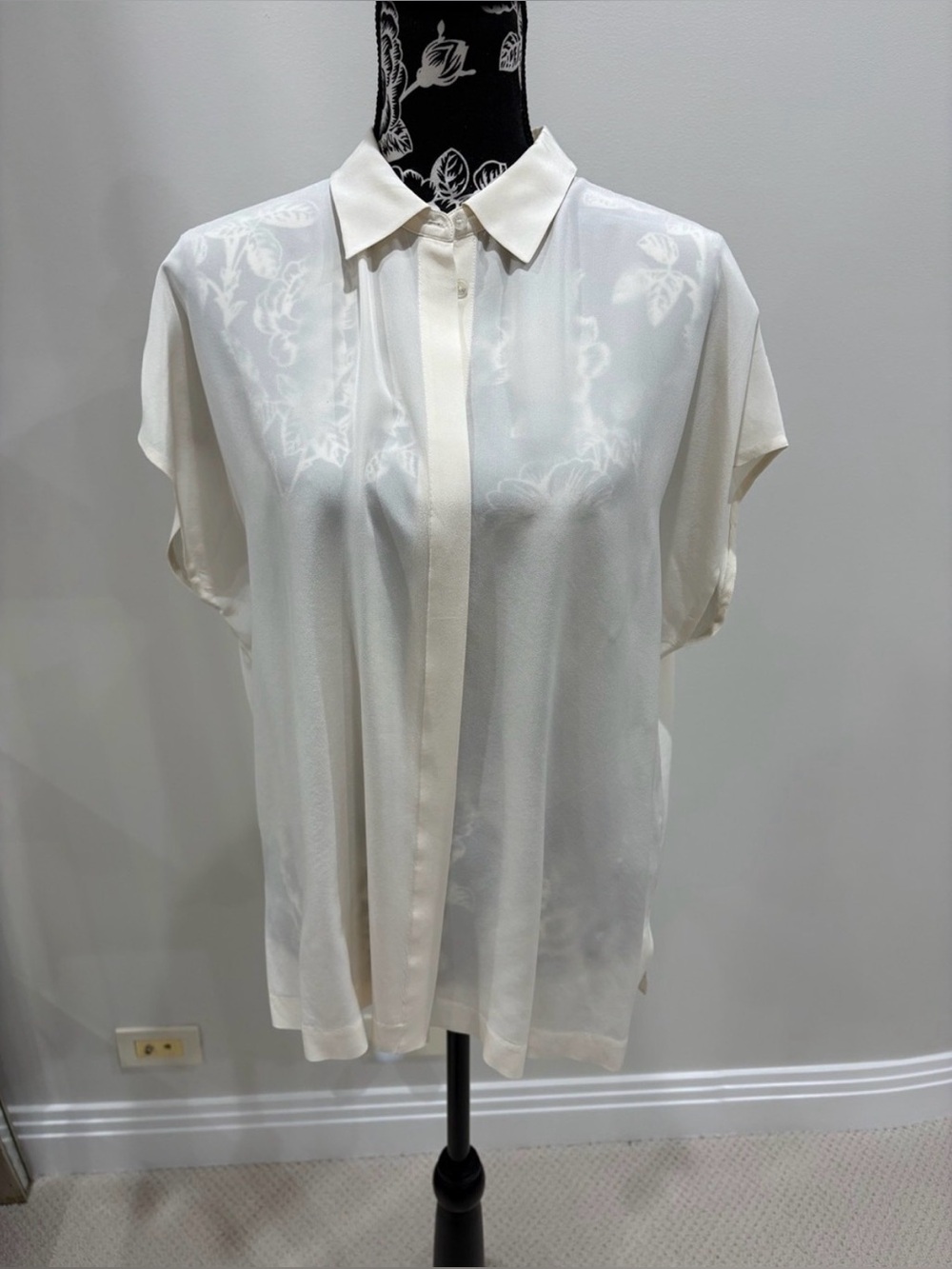 Vince 100% Silk Cream Blouse size large